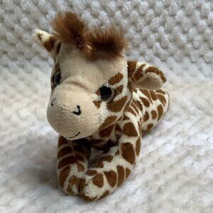 The Petting Zoo Giraffe 7 inches Magnetic Front Paws Stuffed Animal Plush